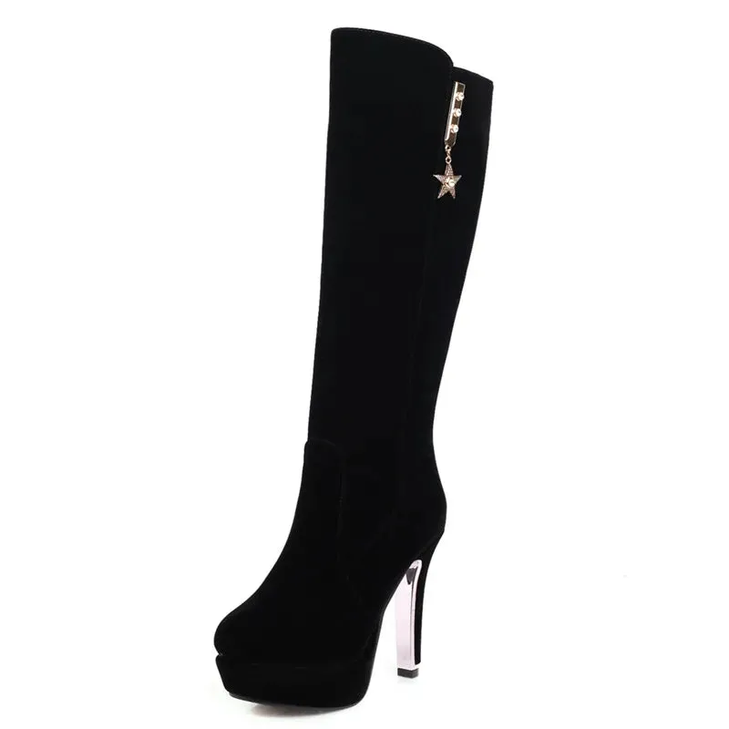 Stylish Flock Design: Crossdresser Winter Boots with Red and Black Platform Heels - Sizes Available for Autumn 2023