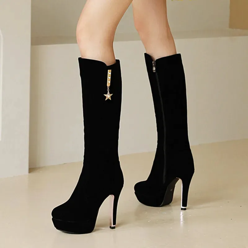 Stylish Flock Design: Crossdresser Winter Boots with Red and Black Platform Heels - Sizes Available for Autumn 2023